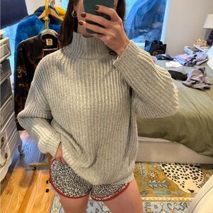 Urban Outfitters BDG Cozy Gray Turtleneck Sweater Size L